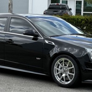 2012-Cadillac-V001.jpg