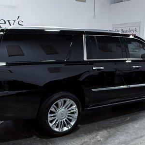 2019-Cadillac-Escalade005.jpg