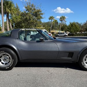 1981-Corvette001.jpg