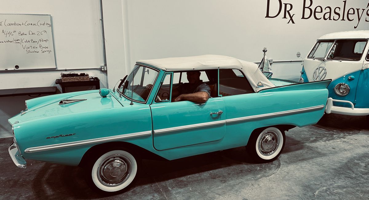 1964Amphicar001.jpg