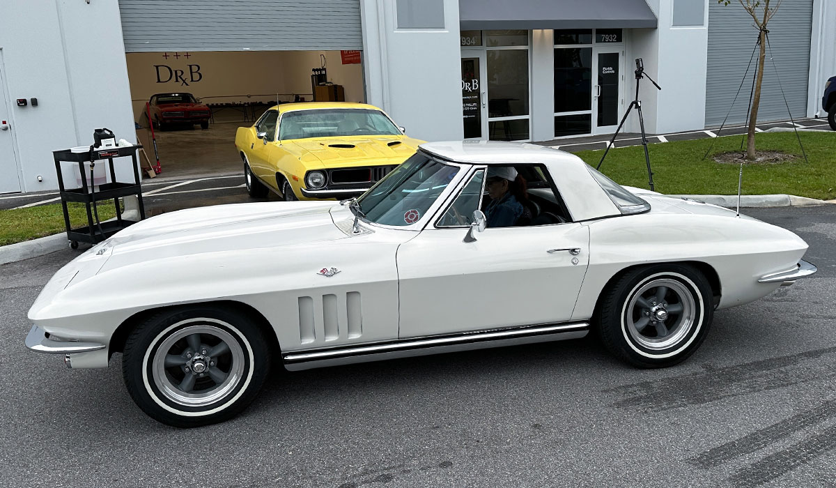 1965Corvette001.jpg