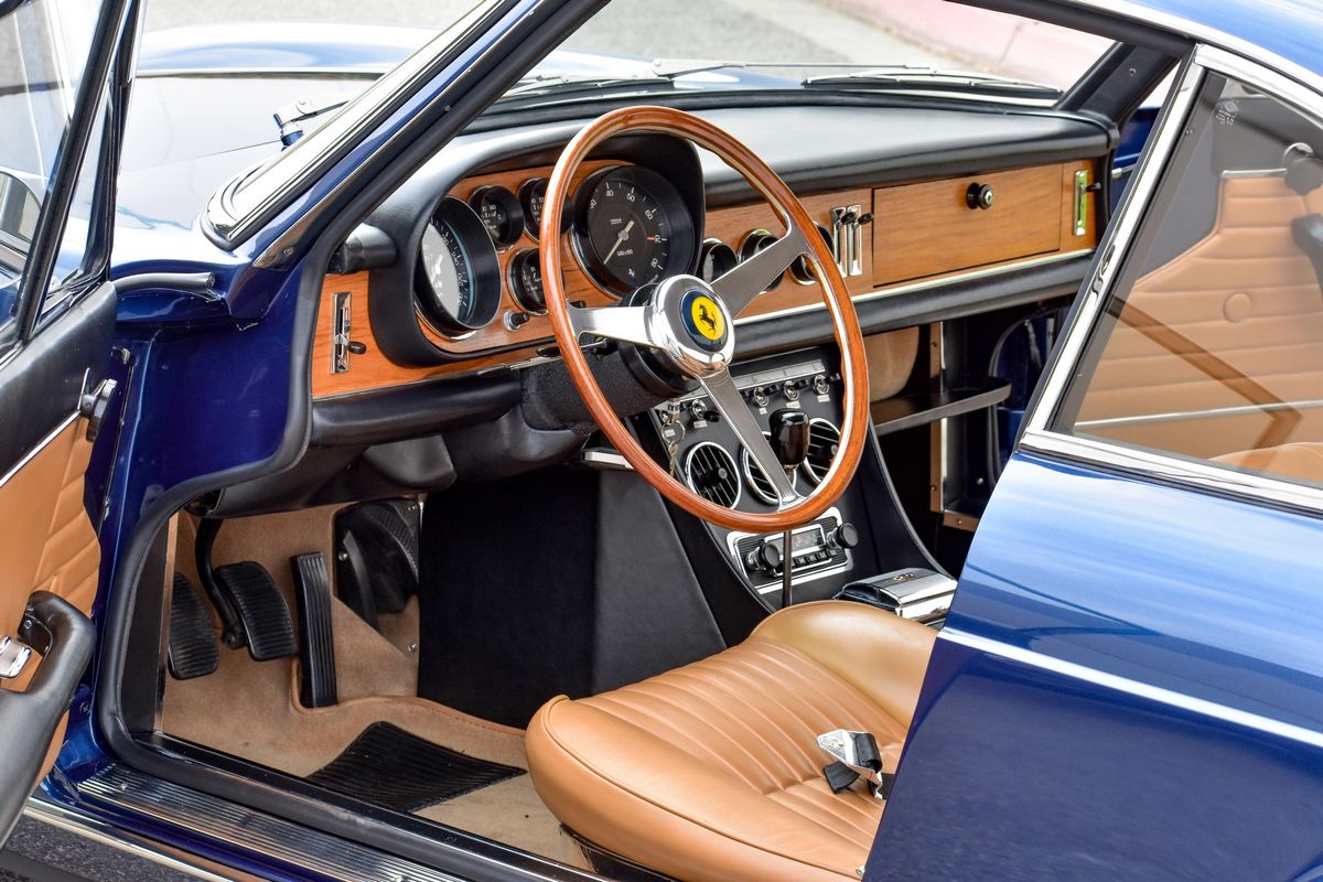 1967Ferrari330GTC003.jpg