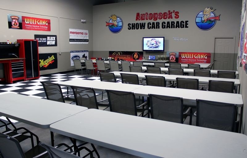 AutogeekStudioGarage003.jpg