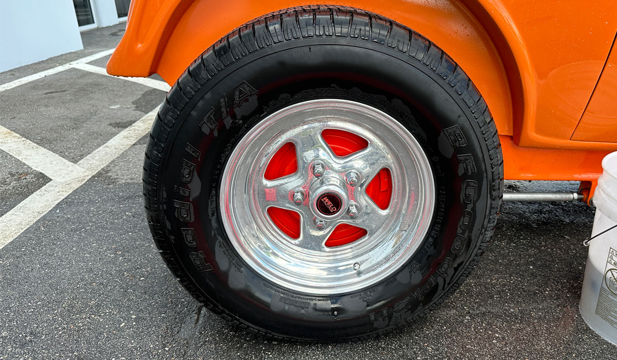 ExtremeTires012.jpg