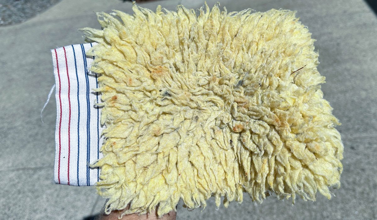Gold-Fleece-Wash-Mitt001.jpg