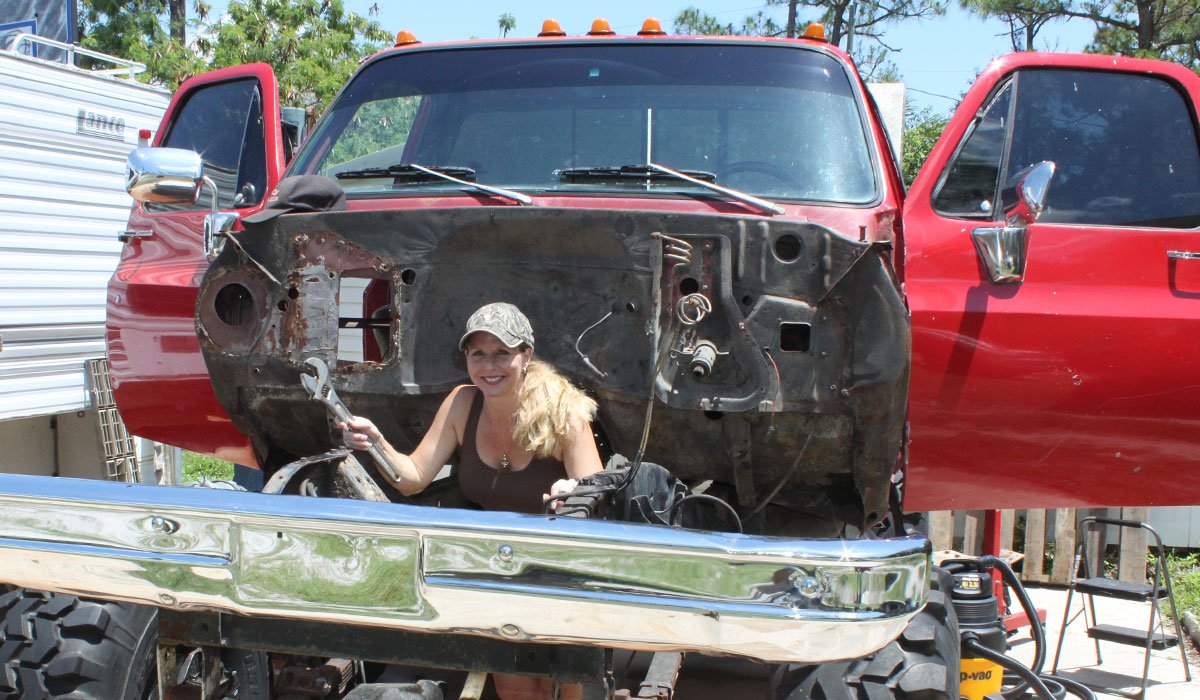 Stacy-The-Mechanic02.jpg